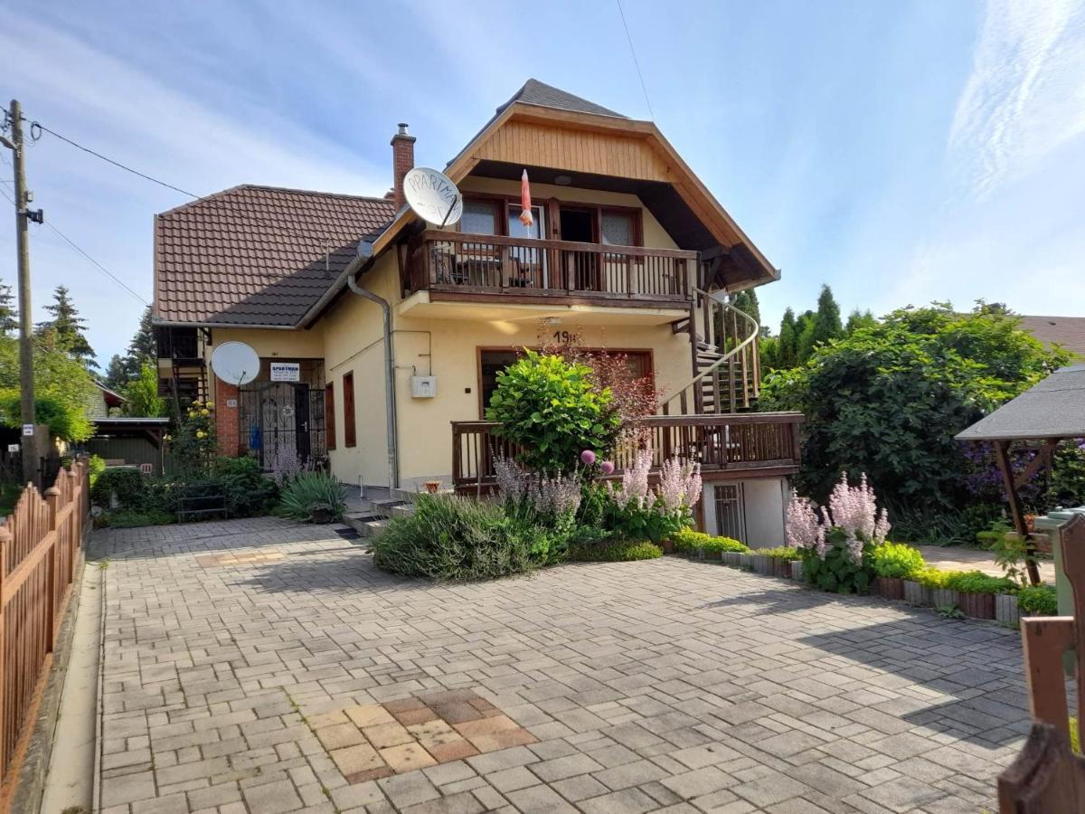 Harmonia Vendeghaz 100 Meterre Az Igali Gyogyfuerdotol Apartment Ngoại thất bức ảnh