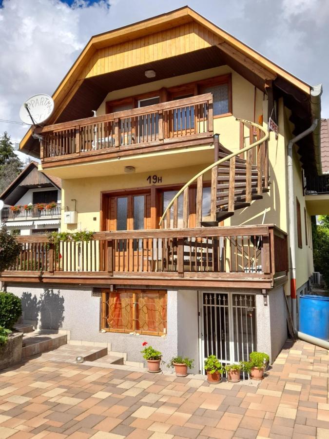 Harmonia Vendeghaz 100 Meterre Az Igali Gyogyfuerdotol Apartment Ngoại thất bức ảnh