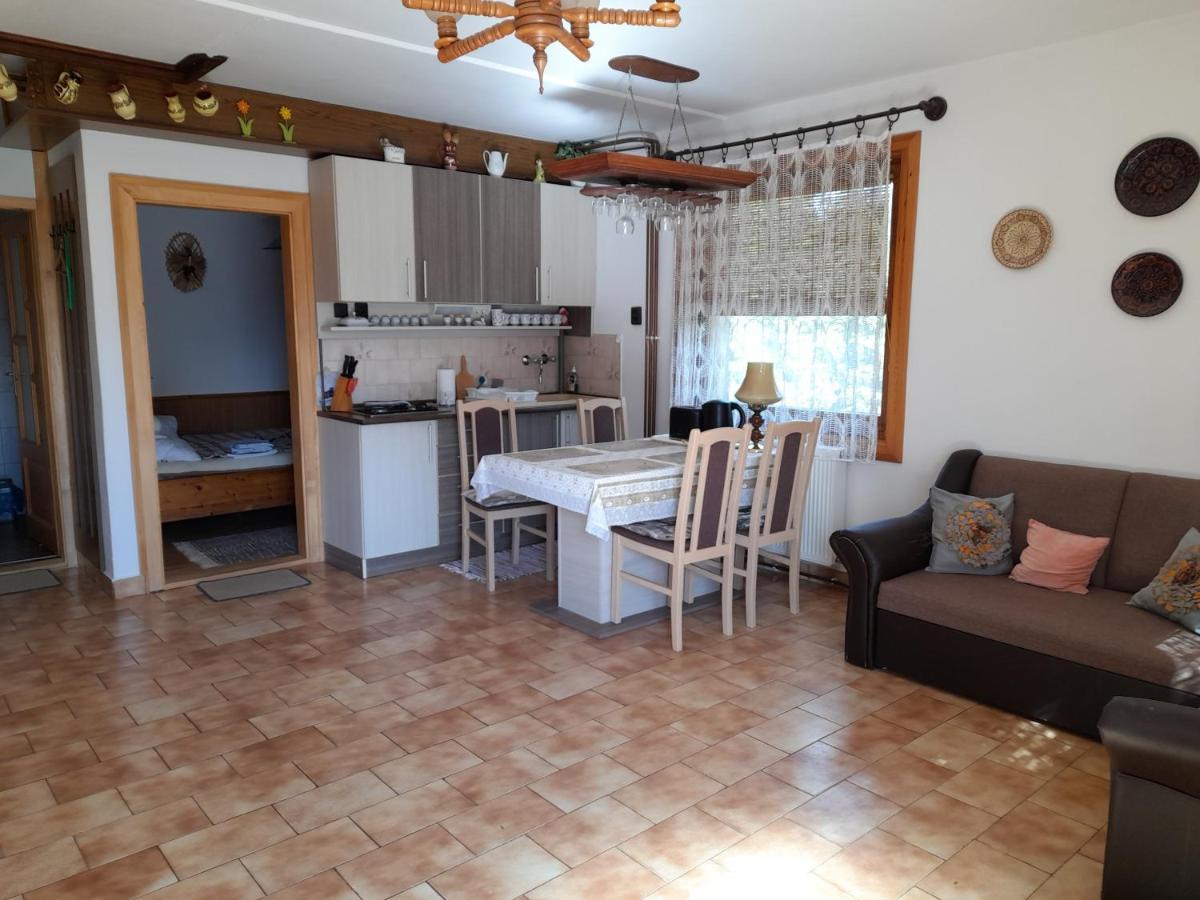 Harmonia Vendeghaz 100 Meterre Az Igali Gyogyfuerdotol Apartment Ngoại thất bức ảnh