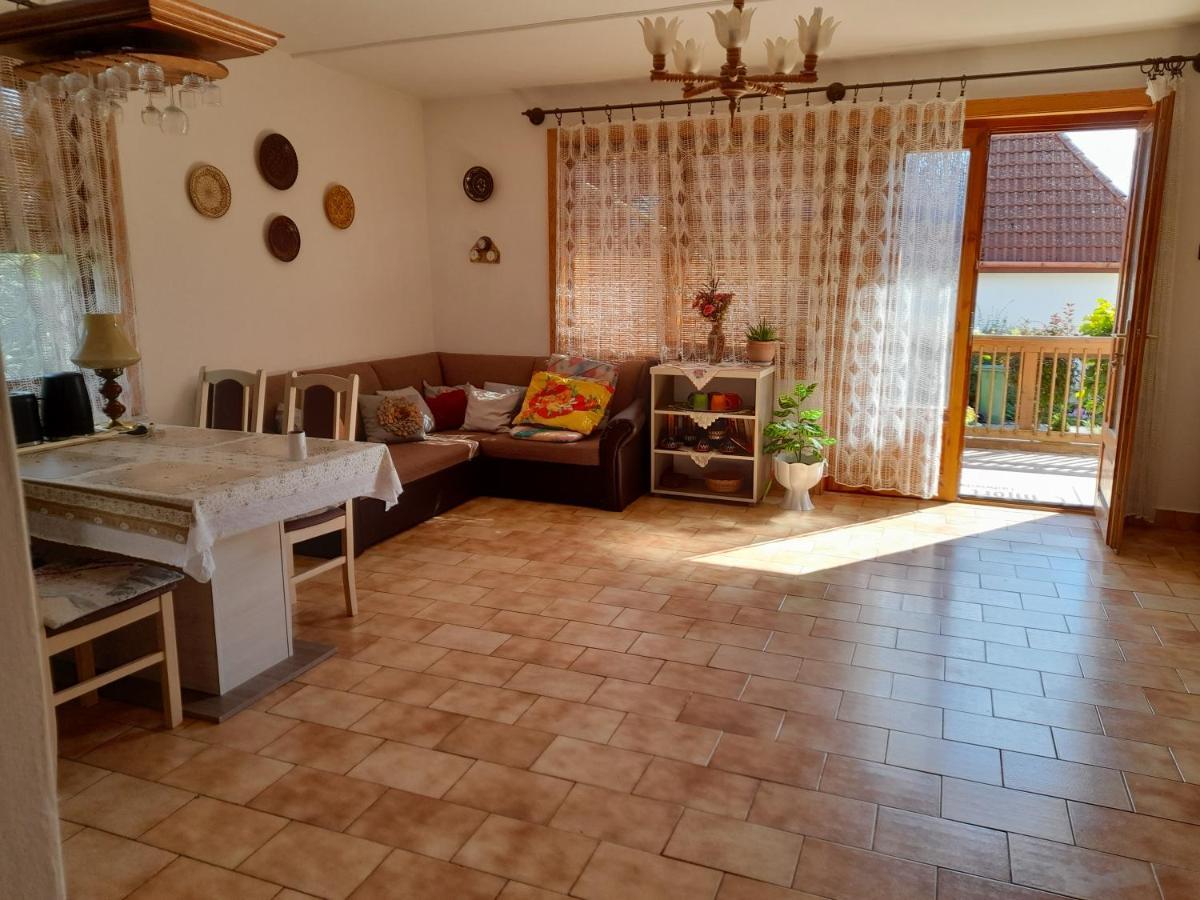 Harmonia Vendeghaz 100 Meterre Az Igali Gyogyfuerdotol Apartment Ngoại thất bức ảnh