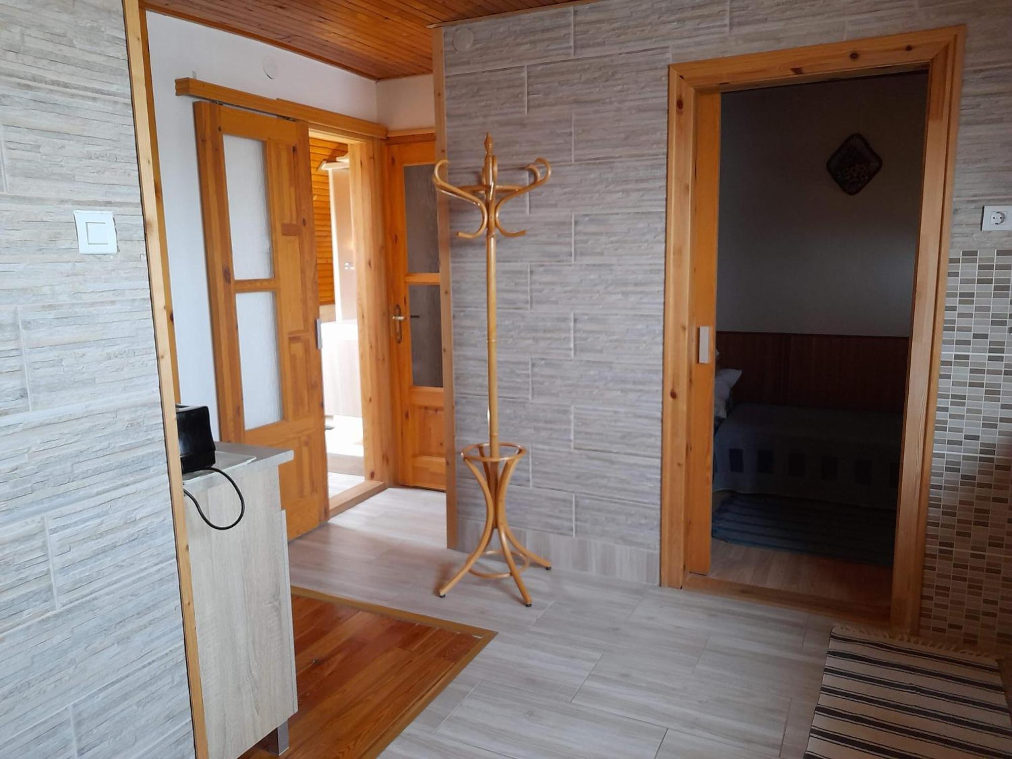 Harmonia Vendeghaz 100 Meterre Az Igali Gyogyfuerdotol Apartment Ngoại thất bức ảnh