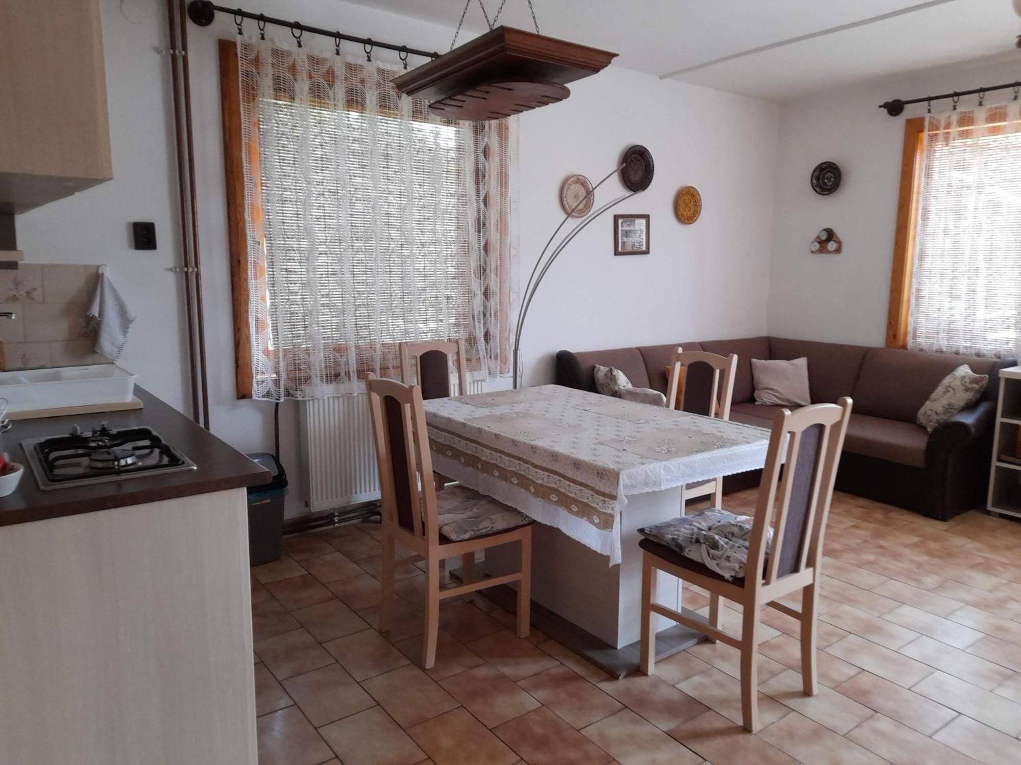 Harmonia Vendeghaz 100 Meterre Az Igali Gyogyfuerdotol Apartment Ngoại thất bức ảnh