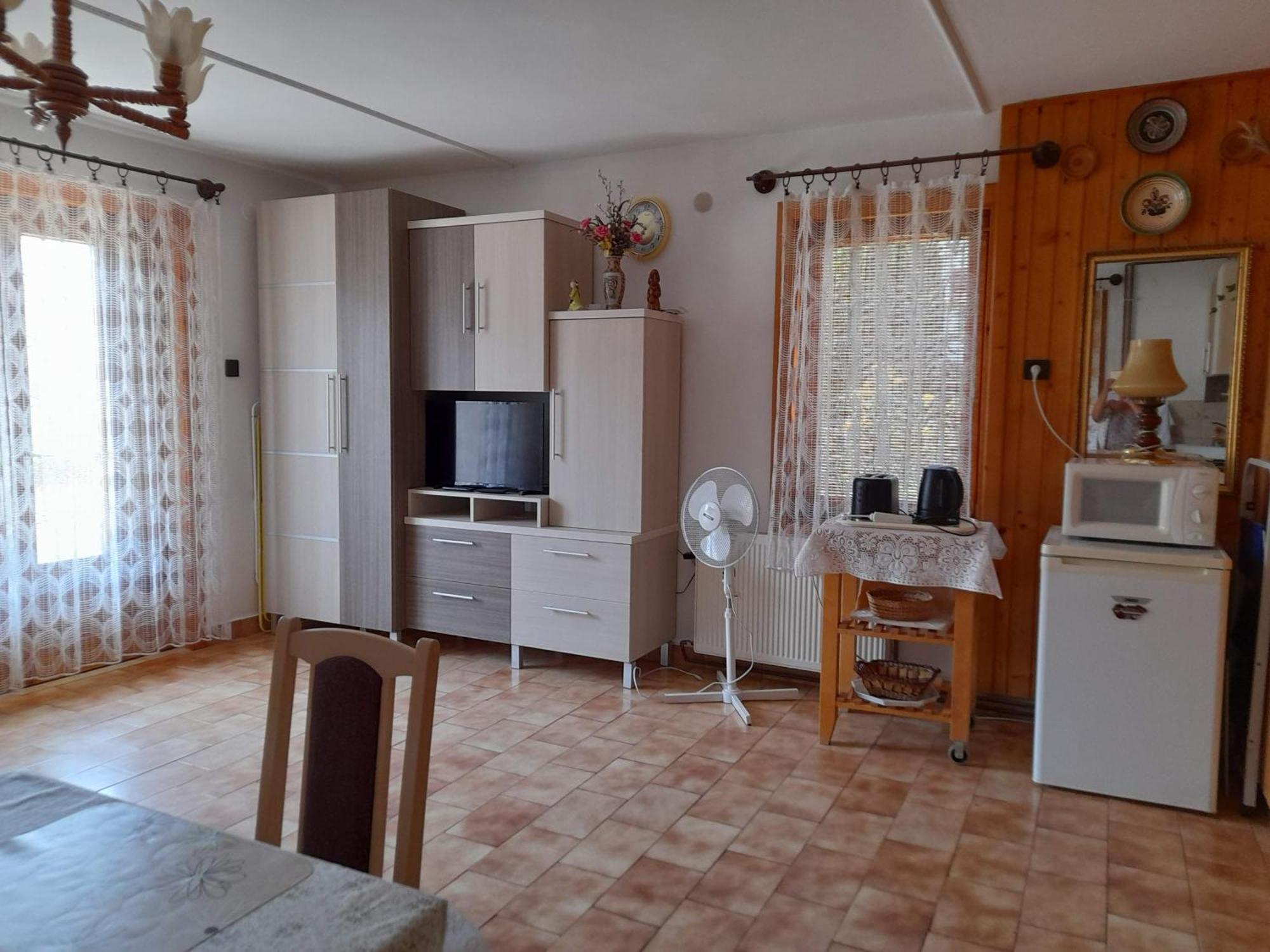 Harmonia Vendeghaz 100 Meterre Az Igali Gyogyfuerdotol Apartment Ngoại thất bức ảnh